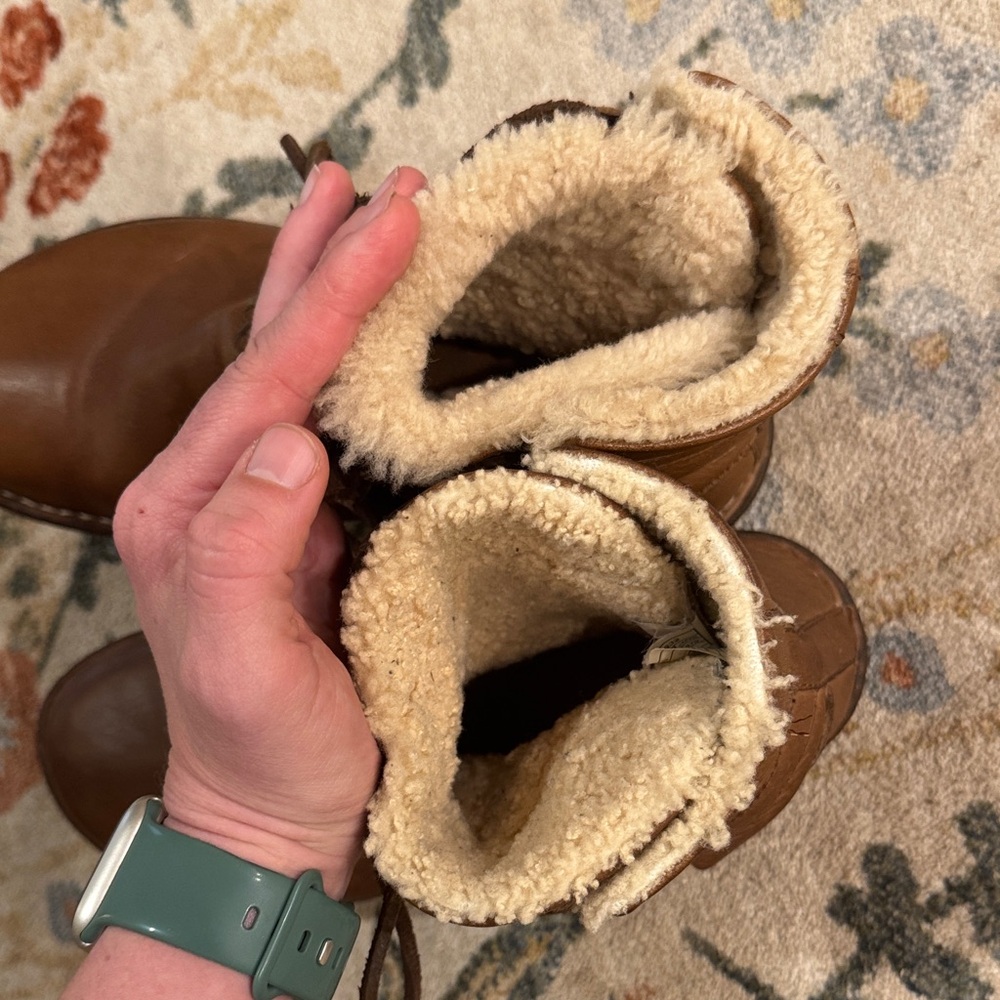 UGG Chestnut Leather Boots with Shearling - Picture 5 of 7